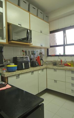 Apartamento à venda com 113m², 4 quartos e 2 vagasCozinha 