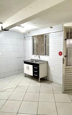 Casa para alugar com 43m², 1 quarto e sem vaga Casa para alugar com 43m², 1 quarto e sem vagaSala/Cozinha