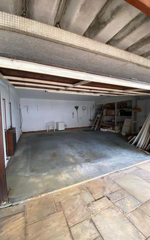 Casa à venda com 373m², 4 quartos e 4 vagas Casa à venda com 373m², 4 quartos e 4 vagasÁrea de serviço