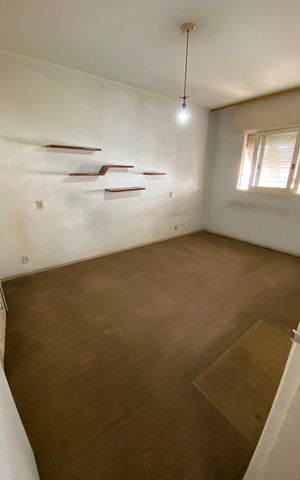 Casa à venda com 373m², 4 quartos e 4 vagas Casa à venda com 373m², 4 quartos e 4 vagasQuarto