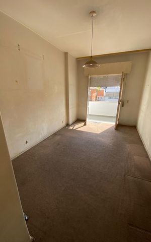 Casa à venda com 373m², 4 quartos e 4 vagas Casa à venda com 373m², 4 quartos e 4 vagasSala
