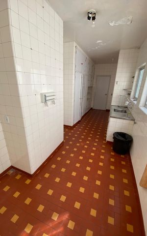Casa à venda com 373m², 4 quartos e 4 vagas Casa à venda com 373m², 4 quartos e 4 vagasCozinha