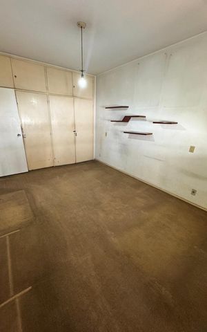Casa à venda com 373m², 4 quartos e 4 vagas Casa à venda com 373m², 4 quartos e 4 vagasQuarto