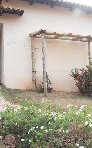 Casa de condomínio à venda com 202m², 4 quartos e 4 vagas Casa de condomínio à venda com 202m², 4 quartos e 4 vagasQuintal