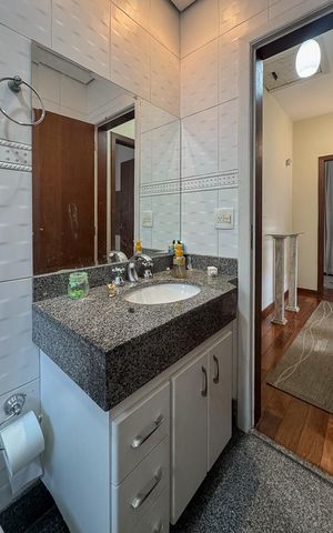 Casa à venda com 210m², 3 quartos e 3 vagas