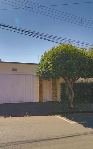 Casa para alugar com 187m², 3 quartos e 3 vagasFachada 