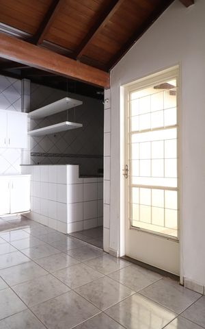 Casa para alugar com 187m², 3 quartos e 3 vagasCozinha