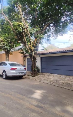 Casa para alugar com 300m², 2 quartos e 2 vagasFachada