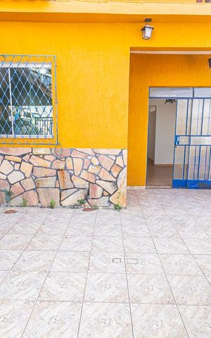 Casa para alugar com 200m², 3 quartos e 5 vagas Casa para alugar com 200m², 3 quartos e 5 vagasgaragem