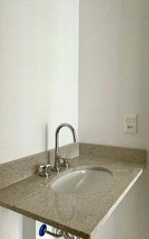 Apartamento à venda com 56m², 2 quartos e 1 vaga Apartamento à venda com 56m², 2 quartos e 1 vagaBanheiro social