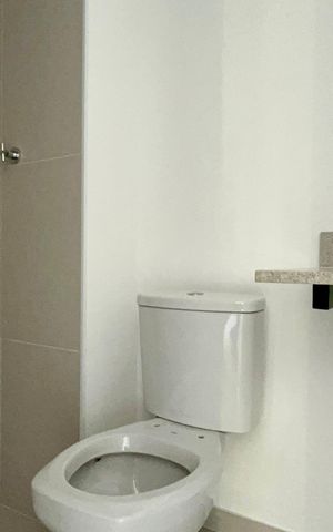 Apartamento à venda com 56m², 2 quartos e 1 vaga Apartamento à venda com 56m², 2 quartos e 1 vagaBanheiro social