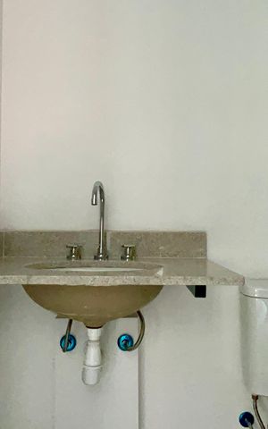 Apartamento à venda com 56m², 2 quartos e 1 vaga Apartamento à venda com 56m², 2 quartos e 1 vagaBanheiro
