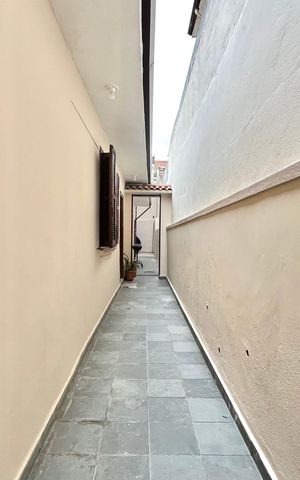 Casa à venda com 134m², 2 quartos e 2 vagas Casa à venda com 134m², 2 quartos e 2 vagasÁrea externa