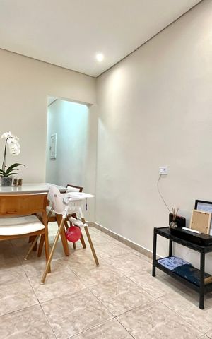 Casa à venda com 134m², 2 quartos e 2 vagas Casa à venda com 134m², 2 quartos e 2 vagasSala