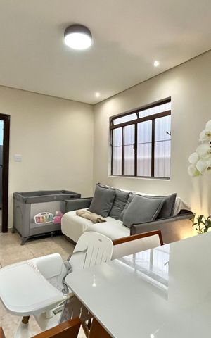 Casa à venda com 134m², 2 quartos e 2 vagas Casa à venda com 134m², 2 quartos e 2 vagasSala