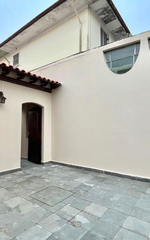 Casa à venda com 134m², 2 quartos e 2 vagas Casa à venda com 134m², 2 quartos e 2 vagasGaragem