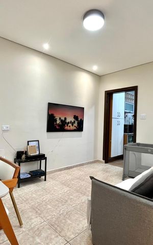 Casa à venda com 134m², 2 quartos e 2 vagas Casa à venda com 134m², 2 quartos e 2 vagasSala
