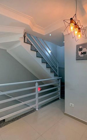 Casa para alugar com 92m², 2 quartos e 2 vagasSala