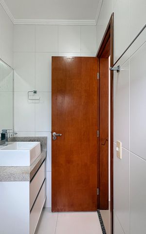 Casa para alugar com 92m², 2 quartos e 2 vagasBanheiro da Suíte 1