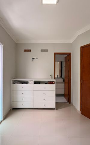 Casa para alugar com 92m², 2 quartos e 2 vagasSuite 1
