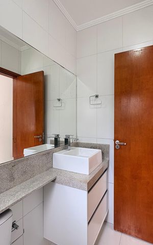 Casa para alugar com 92m², 2 quartos e 2 vagasBanheiro da Suíte 1