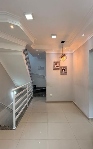 Casa para alugar com 92m², 2 quartos e 2 vagasSala