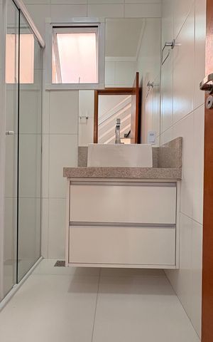 Casa para alugar com 92m², 2 quartos e 2 vagasBanheiro 