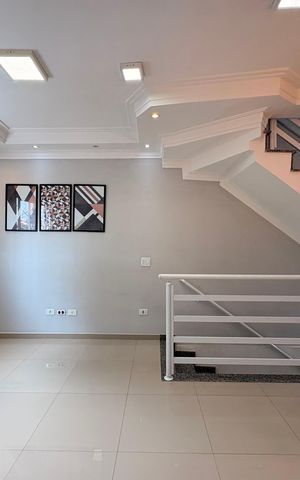 Casa para alugar com 92m², 2 quartos e 2 vagasSala