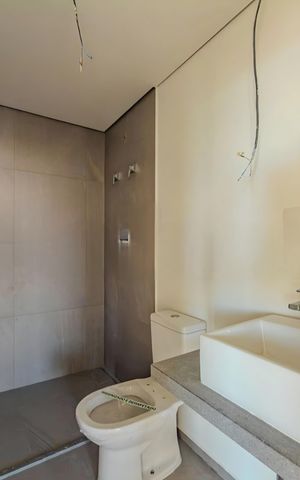 Apartamento à venda com 93m², 2 quartos e 2 vagas Apartamento à venda com 93m², 2 quartos e 2 vagasBanheiro 1