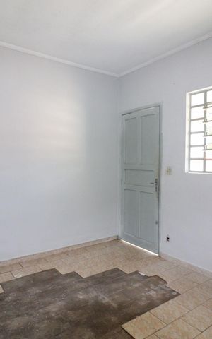 Casa à venda com 154m², 3 quartos e 2 vagas Casa à venda com 154m², 3 quartos e 2 vagasEdícula - Sala