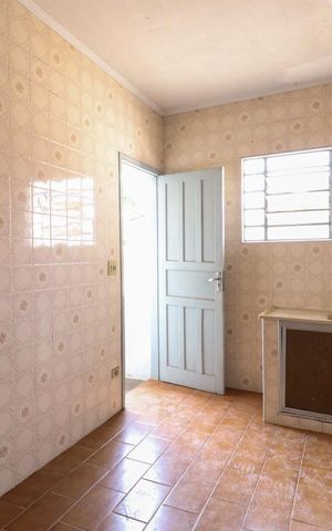 Casa à venda com 154m², 3 quartos e 2 vagas Casa à venda com 154m², 3 quartos e 2 vagasEdícula - Cozinha