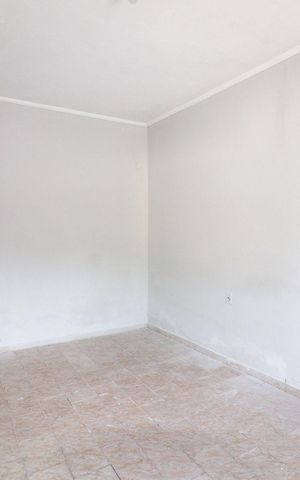 Casa à venda com 154m², 3 quartos e 2 vagas Casa à venda com 154m², 3 quartos e 2 vagasEdícula - Quarto