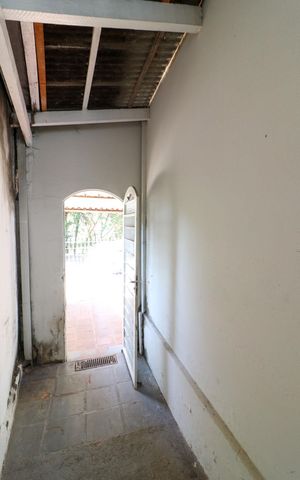 Casa à venda com 154m², 3 quartos e 2 vagas Casa à venda com 154m², 3 quartos e 2 vagasCorredor