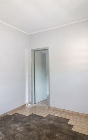 Casa à venda com 154m², 3 quartos e 2 vagas Casa à venda com 154m², 3 quartos e 2 vagasEdícula - Sala