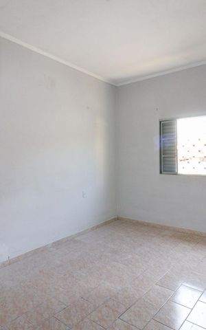 Casa à venda com 154m², 3 quartos e 2 vagas Casa à venda com 154m², 3 quartos e 2 vagasEdícula - Quarto