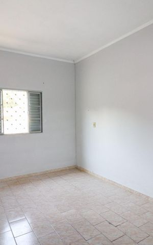 Casa à venda com 154m², 3 quartos e 2 vagas Casa à venda com 154m², 3 quartos e 2 vagasEdícula - Quarto