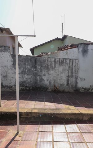 Casa à venda com 154m², 3 quartos e 2 vagas Casa à venda com 154m², 3 quartos e 2 vagasÁrea externa