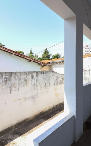 Casa à venda com 154m², 3 quartos e 2 vagas Casa à venda com 154m², 3 quartos e 2 vagasEdícula - Área de serviço