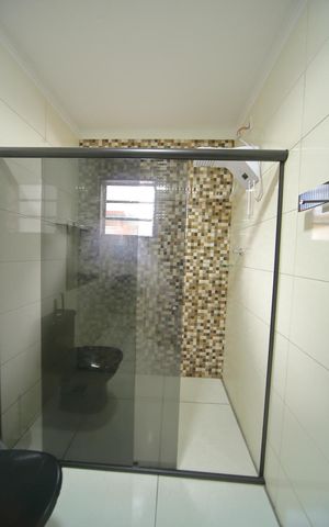 Casa à venda com 225m², 2 quartos e 3 vagasBanheiro 