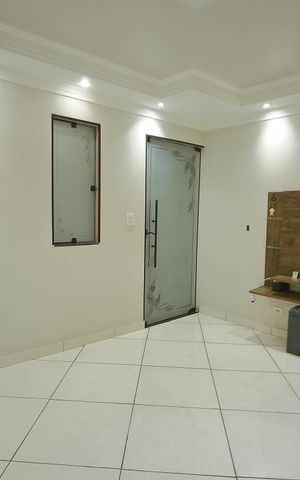Casa à venda com 225m², 2 quartos e 3 vagasSala 