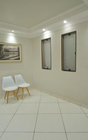 Casa à venda com 225m², 2 quartos e 3 vagasSala 