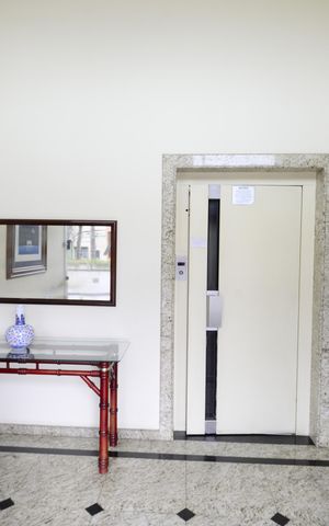 Apartamento à venda com 110m², 2 quartos e 2 vagasHall de entrada