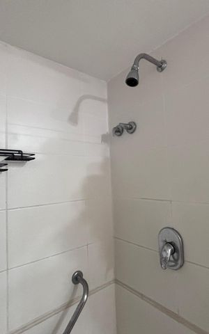 Studio para alugar com 35m², 1 quarto e sem vaga Studio para alugar com 35m², 1 quarto e sem vagaBanheiro