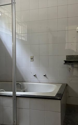Casa para alugar com 357m², 7 quartos e 8 vagas Casa para alugar com 357m², 7 quartos e 8 vagasBanheiro da suíte