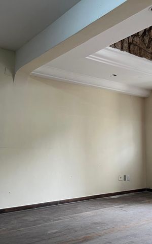 Casa para alugar com 357m², 7 quartos e 8 vagas Casa para alugar com 357m², 7 quartos e 8 vagasSala