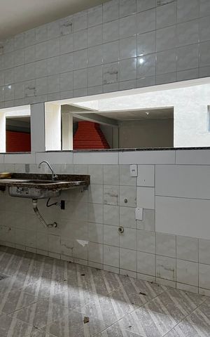 Casa para alugar com 357m², 7 quartos e 8 vagas Casa para alugar com 357m², 7 quartos e 8 vagasCozinha