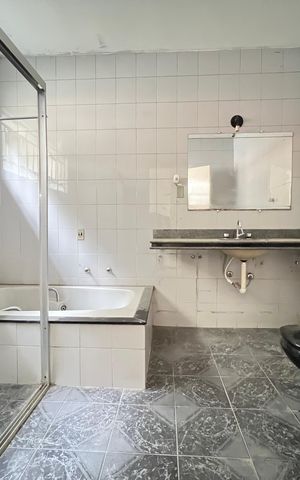 Casa para alugar com 357m², 7 quartos e 8 vagas Casa para alugar com 357m², 7 quartos e 8 vagasBanheiro da suíte