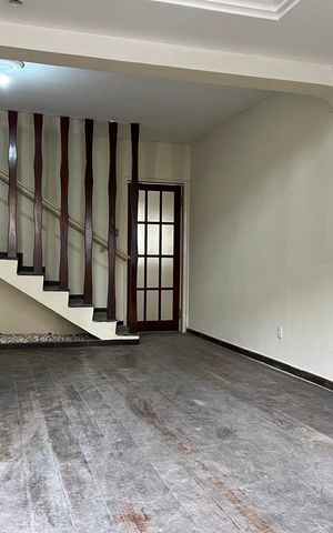 Casa para alugar com 357m², 7 quartos e 8 vagas Casa para alugar com 357m², 7 quartos e 8 vagasSala