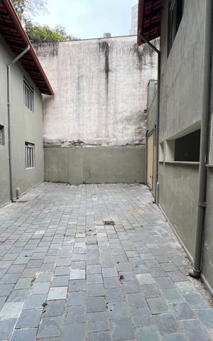 Casa para alugar com 357m², 7 quartos e 8 vagas Casa para alugar com 357m², 7 quartos e 8 vagasÁrea externa