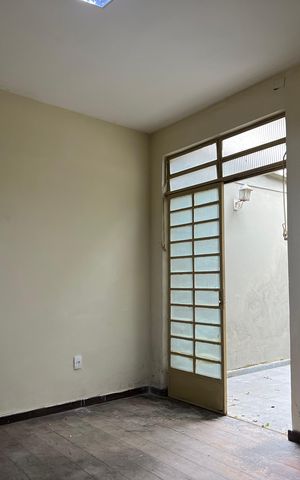 Casa para alugar com 357m², 7 quartos e 8 vagas Casa para alugar com 357m², 7 quartos e 8 vagasQuarto 1